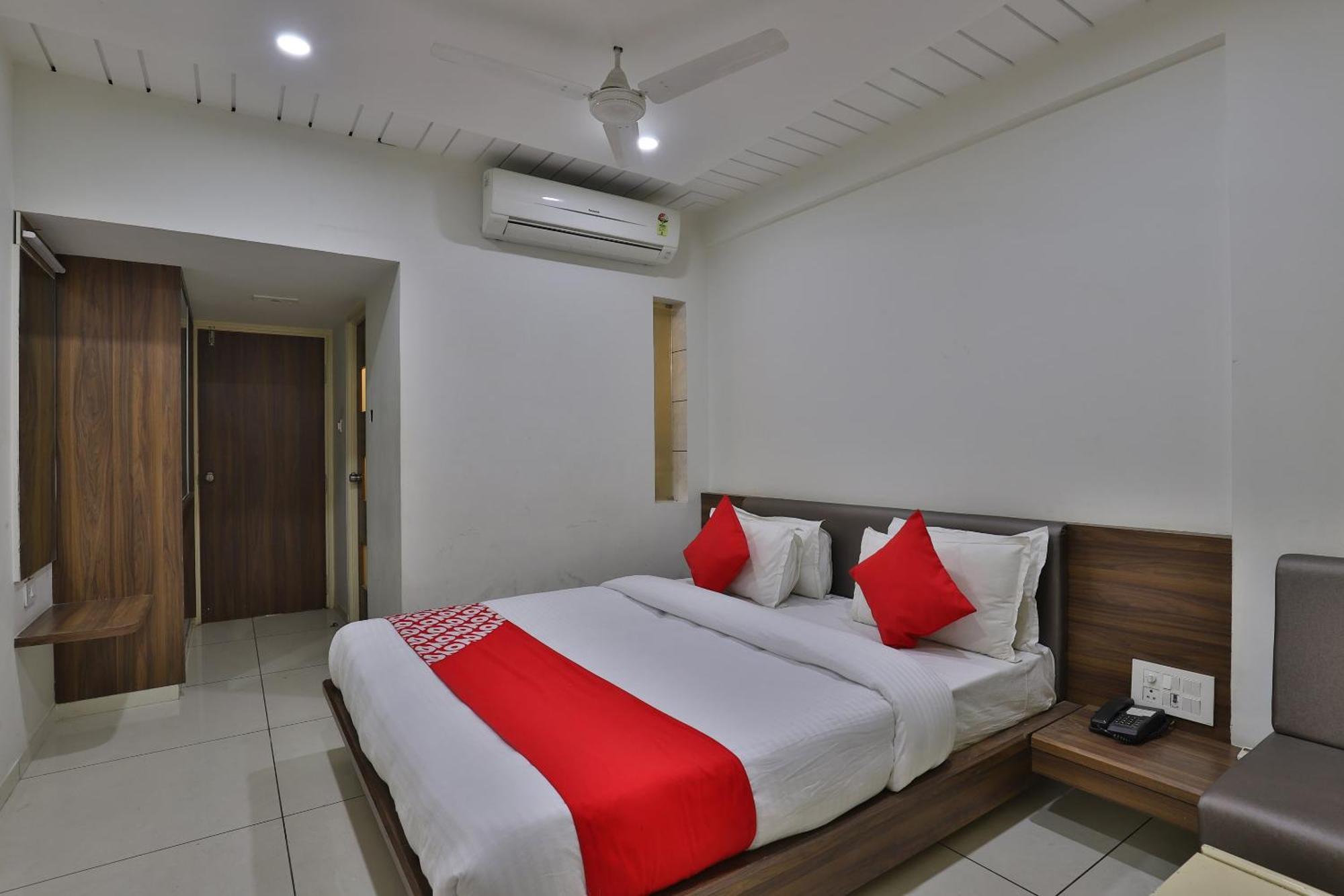 Collection O Hotel Panchsheel Vadodara Exterior foto
